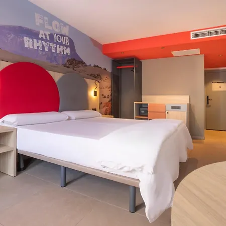 Sholeo Gigantes (adults Only) 3*