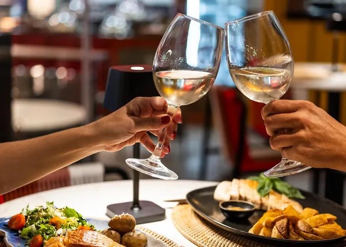 Sholeo Gigantes (adults Only)