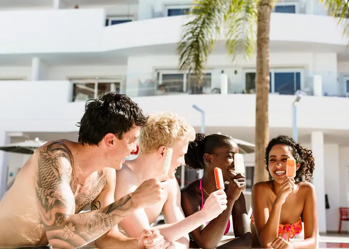 Sholeo Gigantes (adults Only) 3*