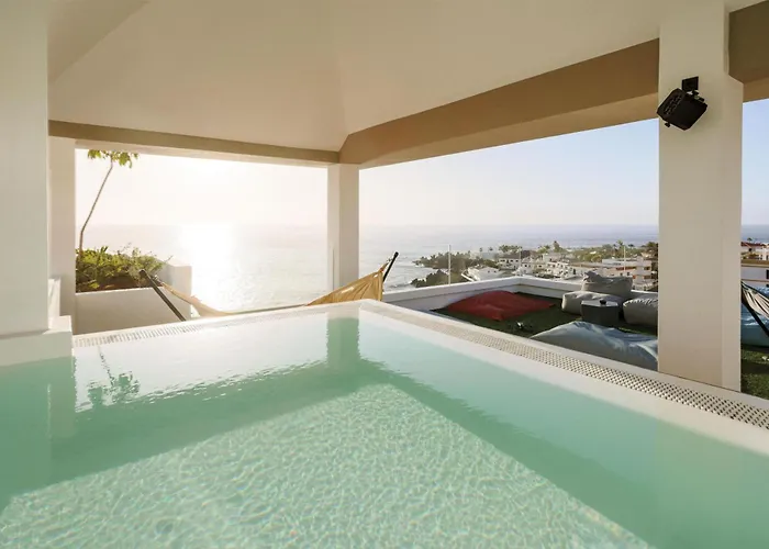 Sholeo Gigantes (adults Only) 3*
