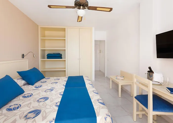 Sholeo Gigantes (adults Only) 3*